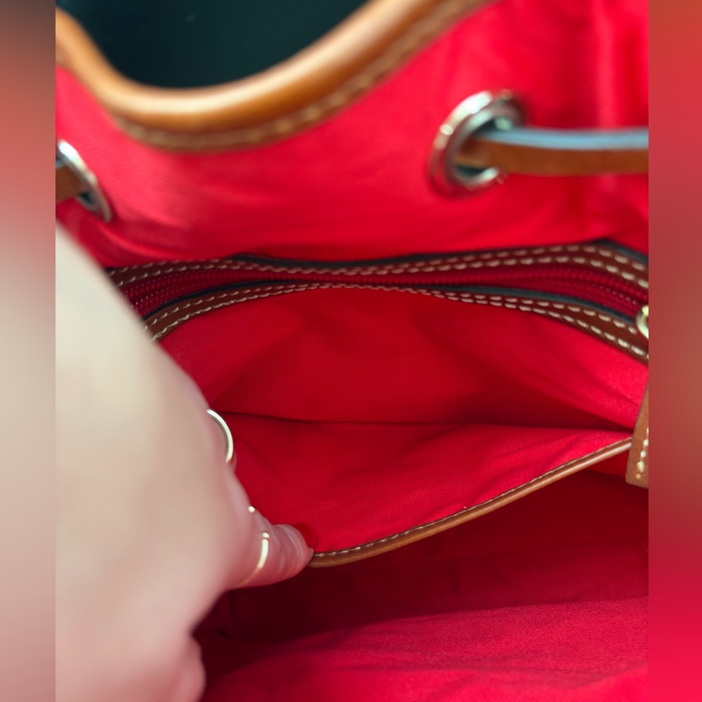 Dooney & Bourke Pebble Grain Drawstring Bucket Bag / Purse - Picture 7 of 14